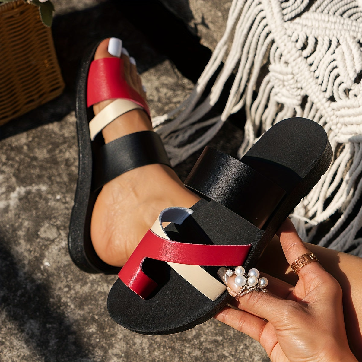 Women's Solid Color Slide Sandals - Casual Loop Toe Flat Summer Shoes, Lightweight Beach Shoes - For Women -  Suitable for Summer, Beach, Vacation - Perfect Gift for Women